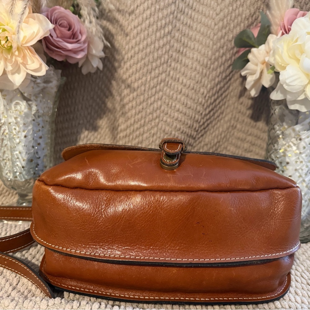 Patricia Nash London Saddle Bag Leather Crossbody Tan Tooled Vintage Style - Picture 4 of 8